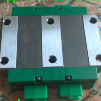حزمة الكرة المتداولة الخطية الكبيرة KWVE15W-V1-G2 KWVE15W-G3-V2 37x68x21mm